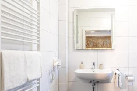 & Restaurant Sparta - 113