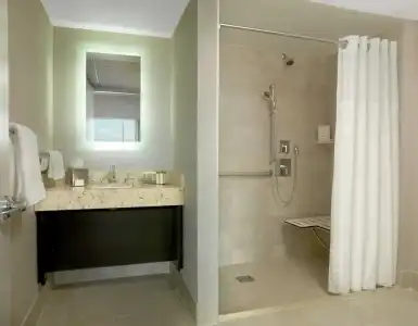 Doubletree by Hilton Cedar Rapids Convention Complex - 39