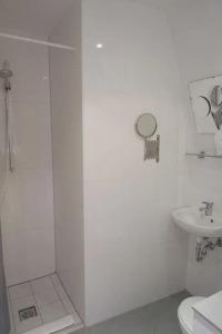 am Schloss Biebrich - 10