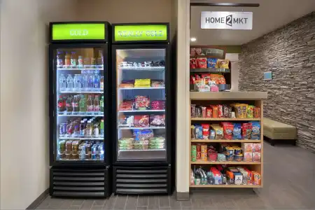 Home2 Suites by Hilton Anchorage/Midtown - 10