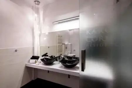 Karoly Corner Residences - 88
