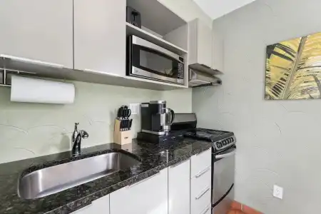 Kasa El Paseo Miami Beach - 84