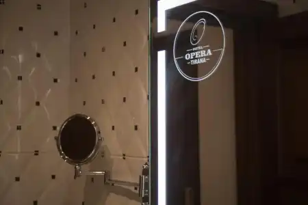 Opera - 25