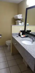 Quality Inn & Suites Bloomington University Area - 9