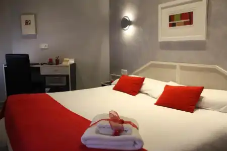 Hostal Paris - 25