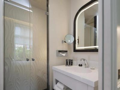 Le Narcisse Blanc & Spa - 75
