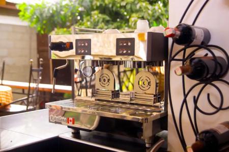 Burka Coffee Lounge - 16