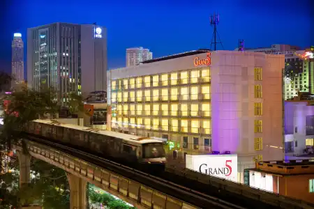 Grand 5 & Plaza Sukhumvit Bangkok - 24