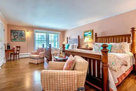 Wilburton Inn - 233