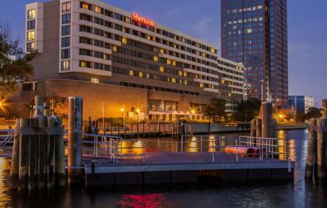 Sheraton Norfolk Waterside - 17