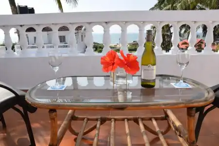 Empire Guest House - 11