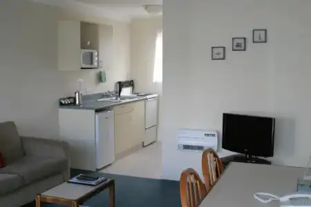 Bavarian Motel - 35