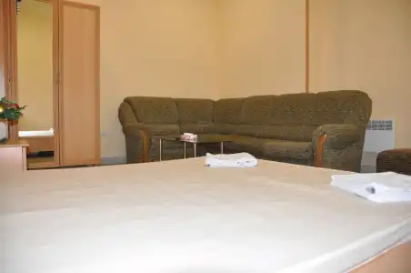 Anika Suite - 1
