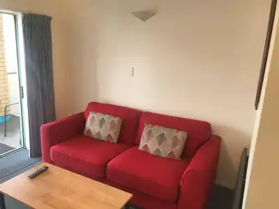 Fenton Court Motel - 1
