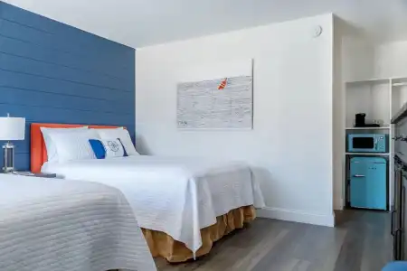 Flagship Inn and Suites - 52