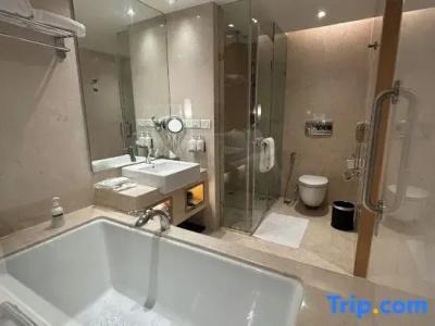Holiday Inn Mumbai International Airport by IHG - 104