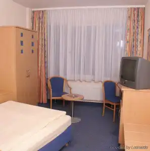 Yors Hannover - 11