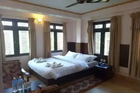 Alpine Villa - 3