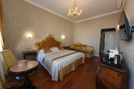 Romantic Escapade in Venice - 66