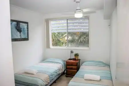 Surfers Beach Holiday Apartments - 52