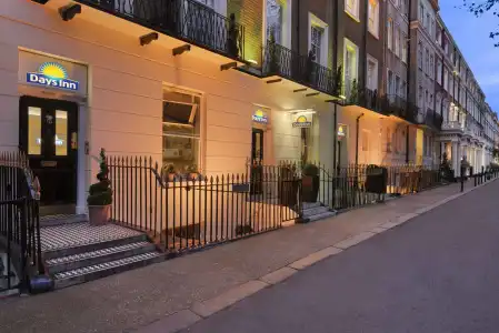 Days Inn by Wyndham London Hyde Park - 0