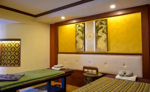 White Boutique and Spa - 14