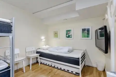 City Hostel - 44