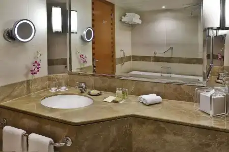 Hilton Jumeirah - 57
