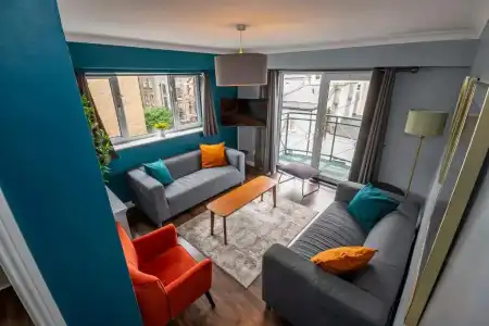 Drury Court - 82