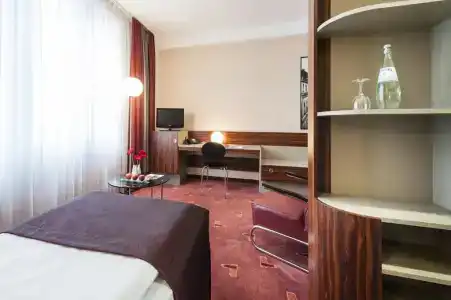 Premier Inn Köln City Mediapark - 48