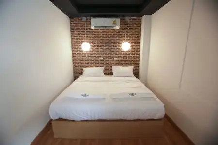 Give Me 5 Hostel - 5