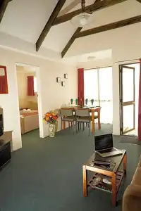 Bavarian Motel - 28