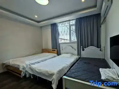 Mayfair Plaza Motel - 66