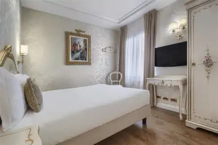 Olimpia Venice, BW signature collection - 111