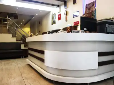 D Inn - 0