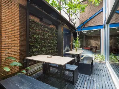 Silom convent garden - 16