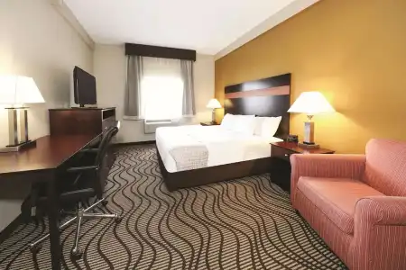La Quinta Inn by Wyndham Sandusky near Cedar Point - 52