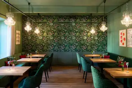 Newly Renovated Boutique Vier Jahreszeiten in the Heart of - 6