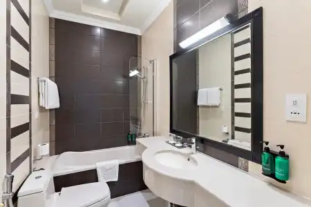 Al Hamra Residences Apartment - 8