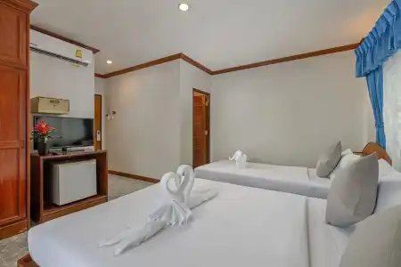 Break Point Patong - 33