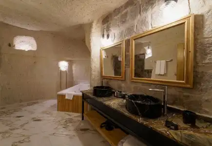 The Niche Cave - 16