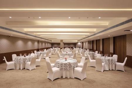 V Sarovar Portico MI Road - 14