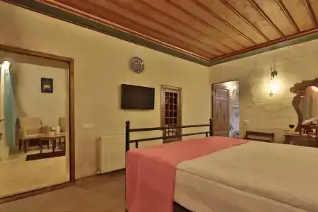 Jacob's Cave Suites - 75