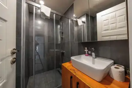 Mrt Suites Lara - 9