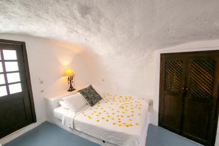 Alexander's Suites - 4