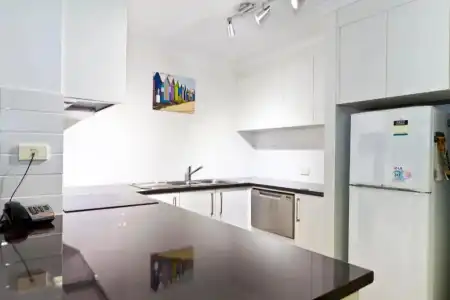 Surf Regency Apartments - 100
