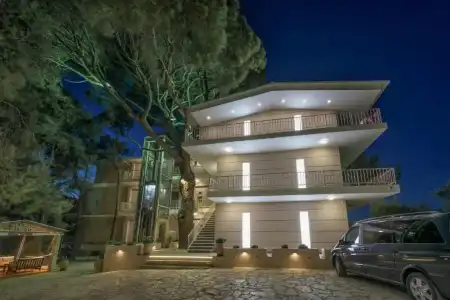 Koukounaria & Suites - 0