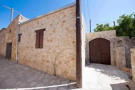 Oinoessa Traditional Boutique Houses - 1