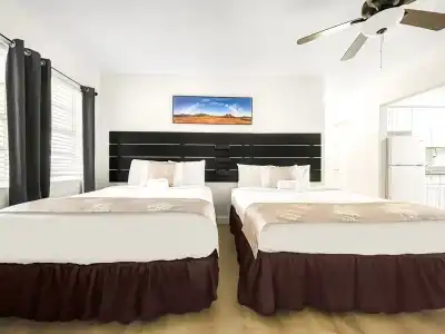 Hollywood Beachs - 3