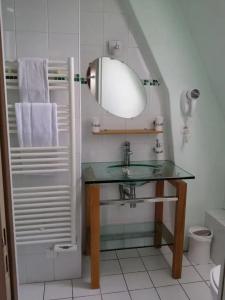 Le Castel Guesthouse - 66